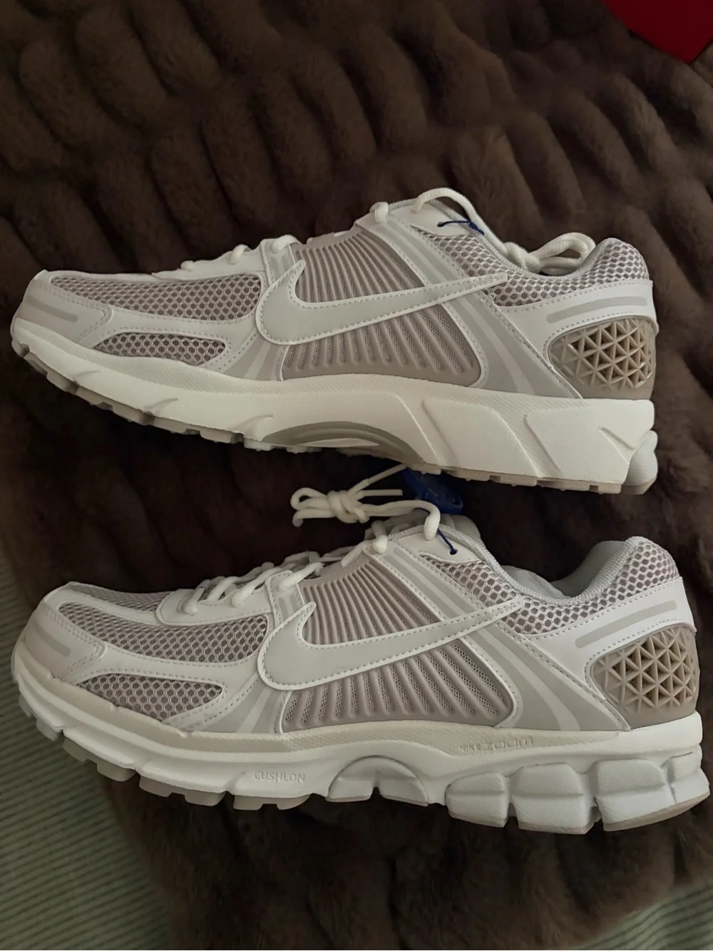 Nike Zoom Vomero 5 Sneakers Beige